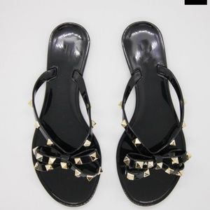 Black rock stud gummy sandals